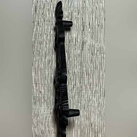 Vintage Wilton Cast Iron Trivet With Hearts and Sunburst Design Black 6” EUC - Picture 2 of 7